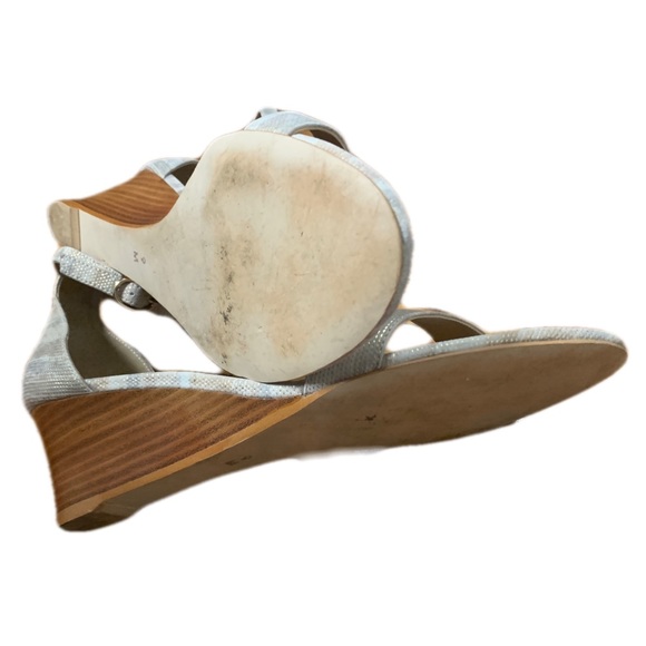 VANELi Women's Sandal - Metallic Gold, Cream, and Tan - Picture 3 of 3